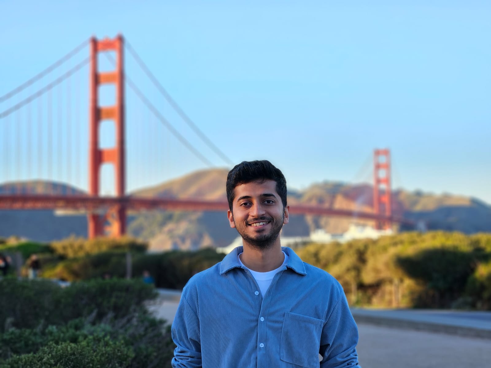 Samyak Jain in front of the Golden Gate Bridge